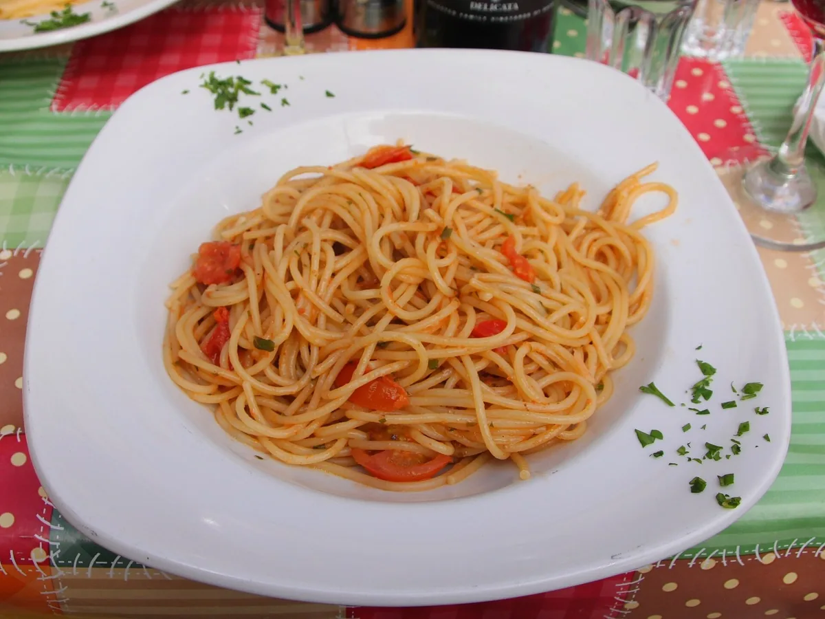 A plate of spaghetti with sea urchin