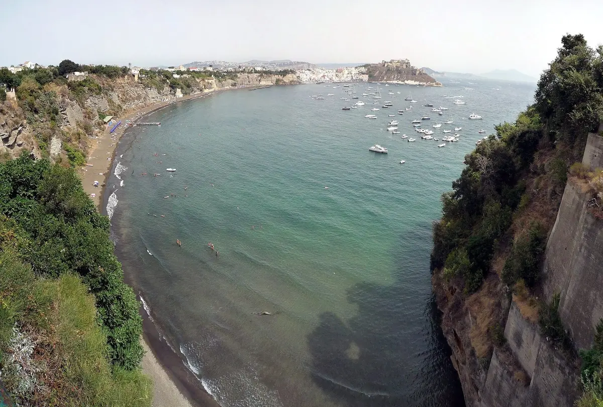 Procida: a day on the water until sunset, with swimming and lunch